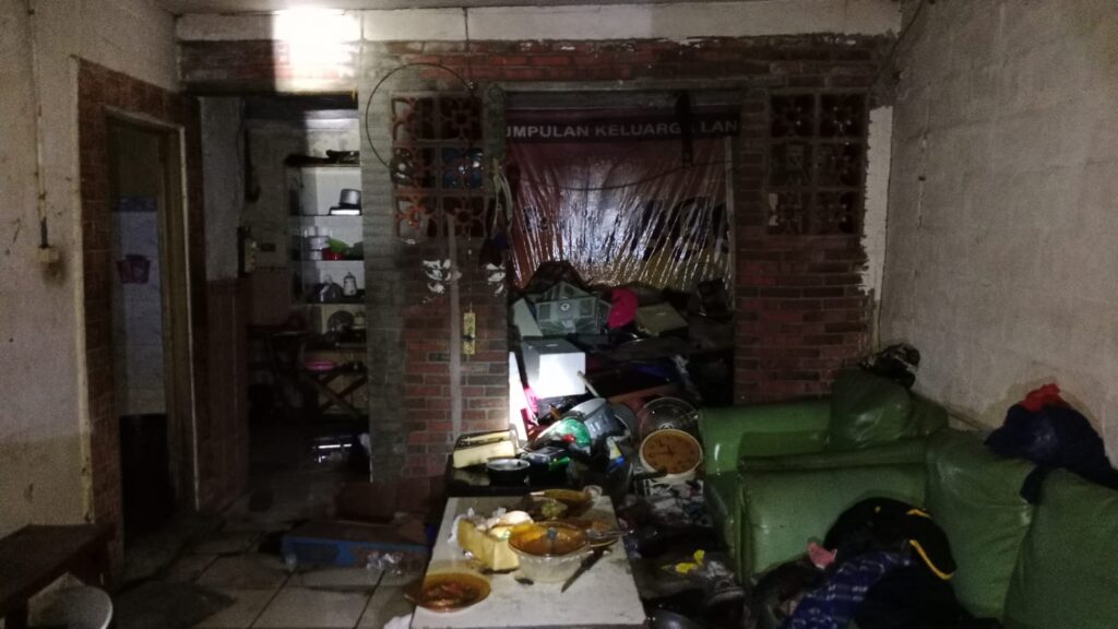 Kebakaran rumah Roni Driyorejo