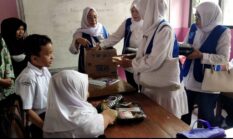 IWAPI Gresik Adakan Makan Bergizi Gratis untuk Siswa Berkebutuhan Khusus dalam Rangka HUT ke-50