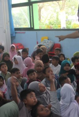 Sekolah Kreatif Menganti Peringati Isra Mi’raj dengan Berkisah