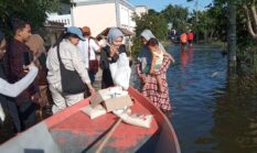 Anggota DPR RI Nila Yani Salurkan Bantuan untuk Korban Banjir Bengawan Solo di Gresik