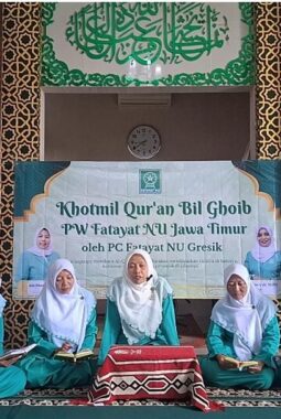 Fatayat NU Gresik Gelar Khatmil Qur’an Bil Ghoib, Bentuk Syiar dan Pembentukan Ikatan Hafidzah